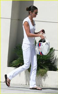 Bridget Moynahan feet photo thumbnail