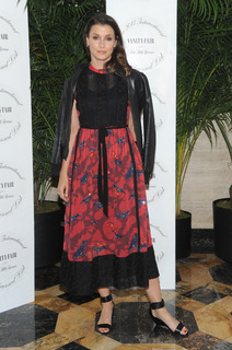 Bridget Moynahan feet photo thumbnail