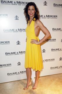 Bridget Moynahan feet photo thumbnail