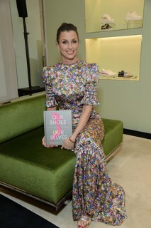 Bridget Moynahan feet photo thumbnail