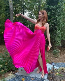 Bridget Regan feet photo thumbnail