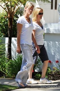 Bridgette Wilson-Sampras feet photo thumbnail