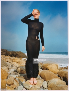 Bridgette Wilson-Sampras feet photo thumbnail