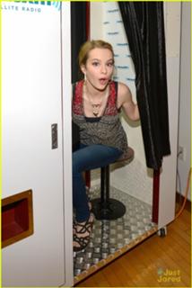 Bridgit Mendler feet photo thumbnail