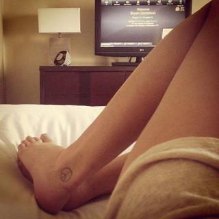 Brie Garcia feet photo thumbnail