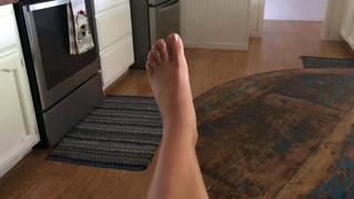 Brie Garcia feet photo thumbnail