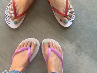 Brie Garcia feet photo thumbnail
