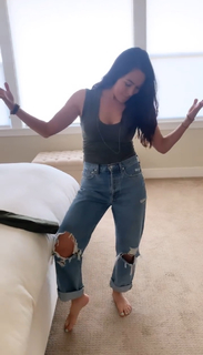 Brie Garcia feet photo thumbnail
