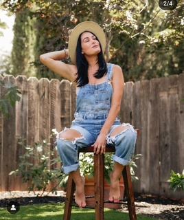 Brie Garcia feet photo thumbnail