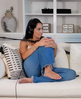 Brie Garcia feet photo thumbnail