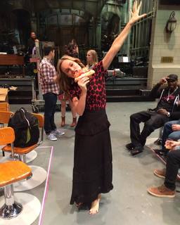 Brie Larson feet photo thumbnail