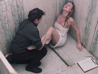 Brie Larson feet photo thumbnail