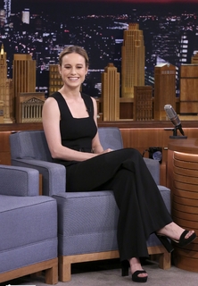 Brie Larson feet photo thumbnail