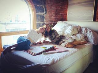 Brie Larson feet photo thumbnail