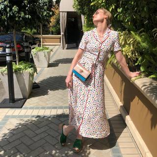 Brie Larson feet photo thumbnail