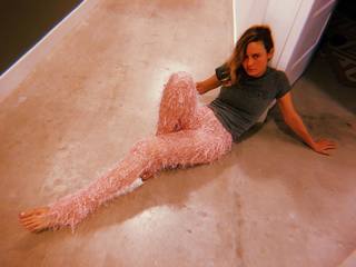 Brie Larson feet photo thumbnail