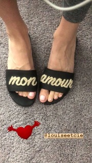 Brie Larson feet photo thumbnail