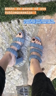 Brie Larson feet photo thumbnail