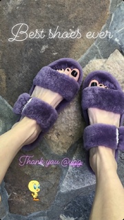 Brie Larson feet photo thumbnail
