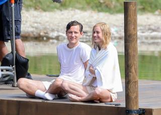 Brie Larson feet photo thumbnail