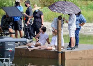 Brie Larson feet photo thumbnail
