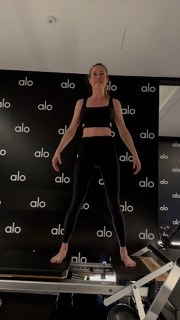 Brie Larson feet photo thumbnail