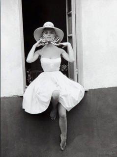 Brigitte Bardot feet photo thumbnail
