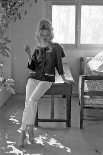 Brigitte Bardot feet photo thumbnail