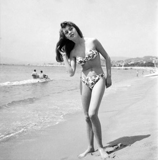 Brigitte Bardot feet photo thumbnail