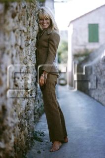 Brigitte Bardot feet photo thumbnail