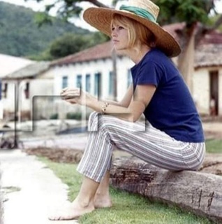 Brigitte Bardot feet photo thumbnail
