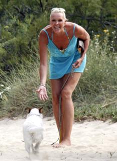 Brigitte Nielsen feet photo thumbnail