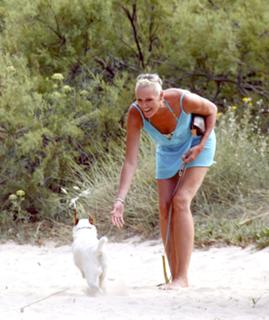 Brigitte Nielsen feet photo thumbnail