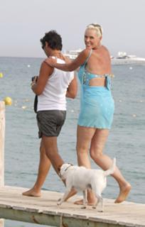 Brigitte Nielsen feet photo thumbnail