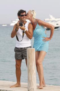 Brigitte Nielsen feet photo thumbnail