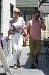 Brigitte Nielsen feet photo thumbnail