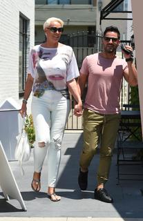 Brigitte Nielsen feet photo thumbnail