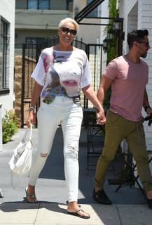 Brigitte Nielsen feet photo thumbnail