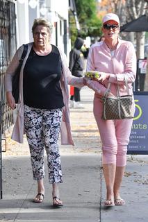 Brigitte Nielsen feet photo thumbnail