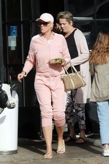 Brigitte Nielsen feet photo thumbnail