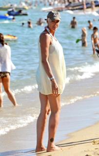 Brigitte Nielsen feet photo thumbnail