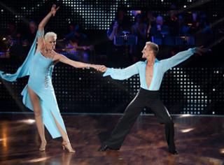Brigitte Nielsen feet photo thumbnail