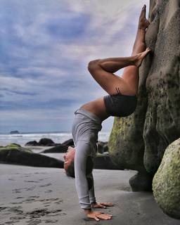 Briohny Smyth feet photo 3