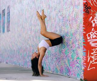Briohny Smyth feet photo 4