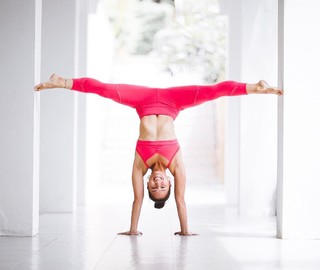 Briohny Smyth feet photo 10