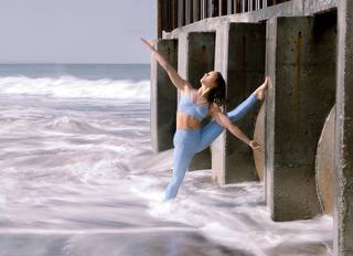 Briohny Smyth feet photo 9