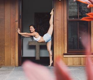 Briohny Smyth feet photo 1