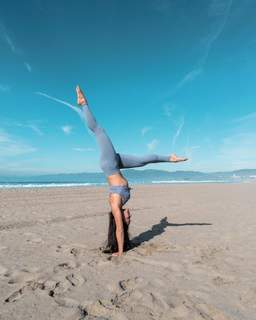Briohny Smyth feet photo 9