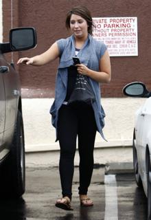 Bristol Palin feet photo thumbnail