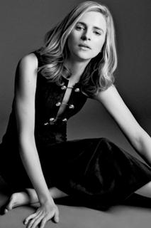 Brit Marling feet photo thumbnail